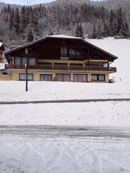 Lac de Pététoz Airbnb, Hôtels et Locations cozycozy