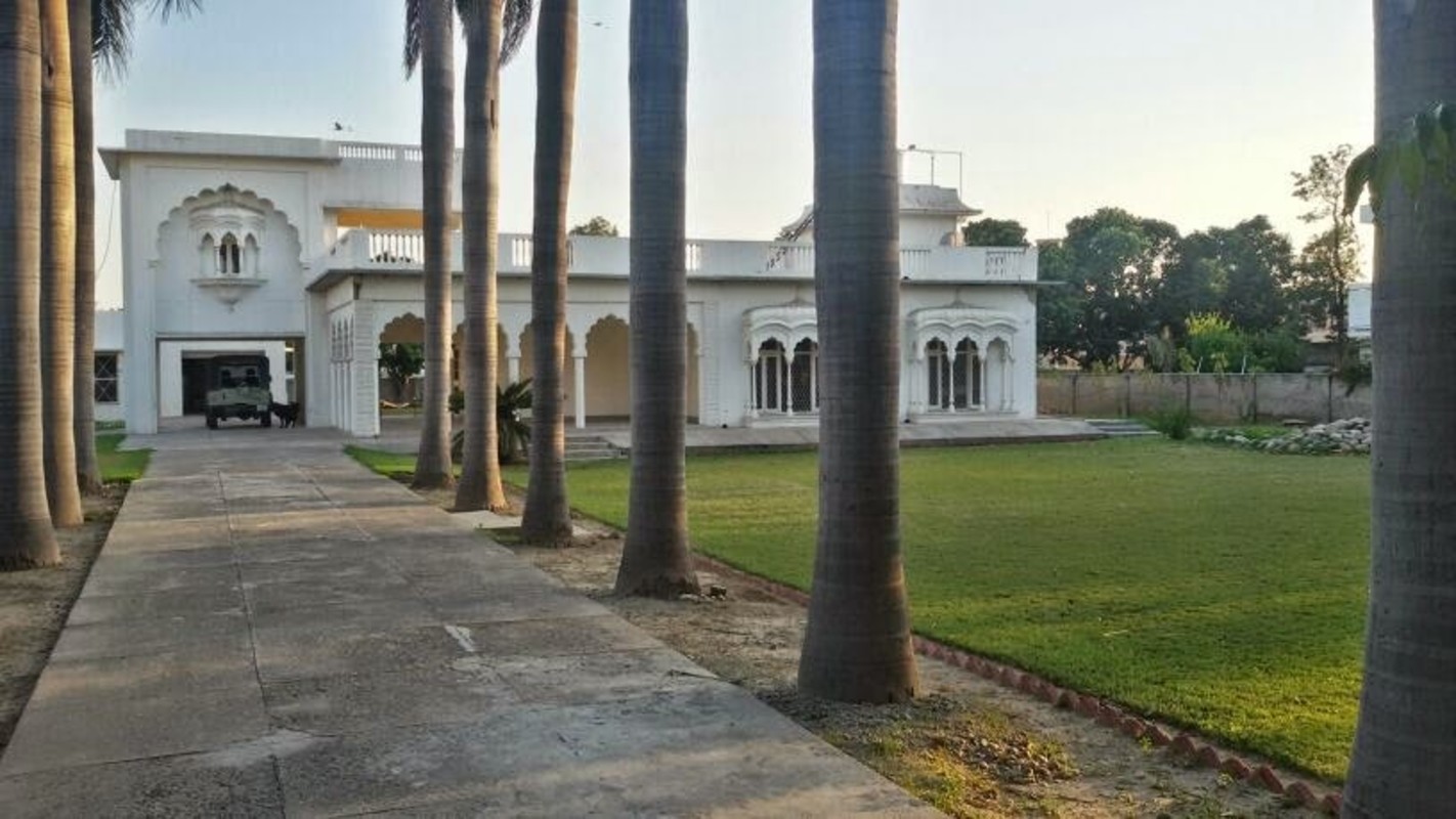 The Palm House- a one acre villa - Jalandhar